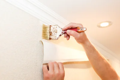 Pose de papier peint à Chougny — revêtements muraux et toiles de verre